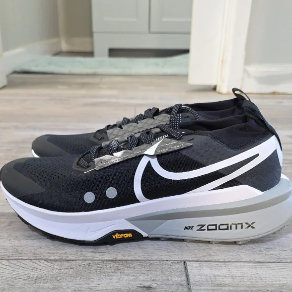 Nike ZoomX Zegama Trail Shoes - Black and White - Picture 2 of 4